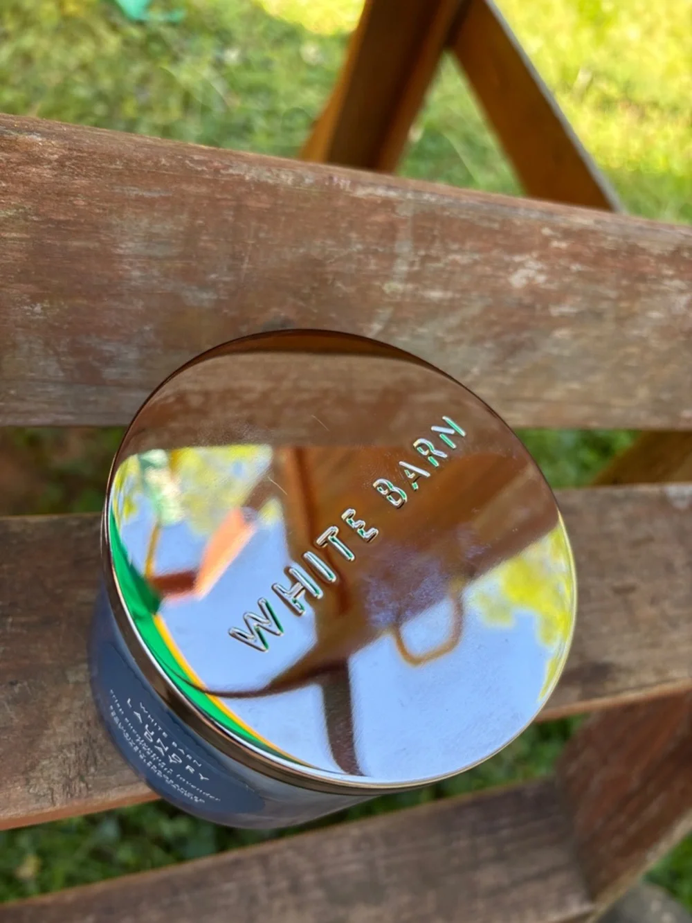White Barn Laundry Day Candle - Blue with Gold Trim - Picture 11 of 11